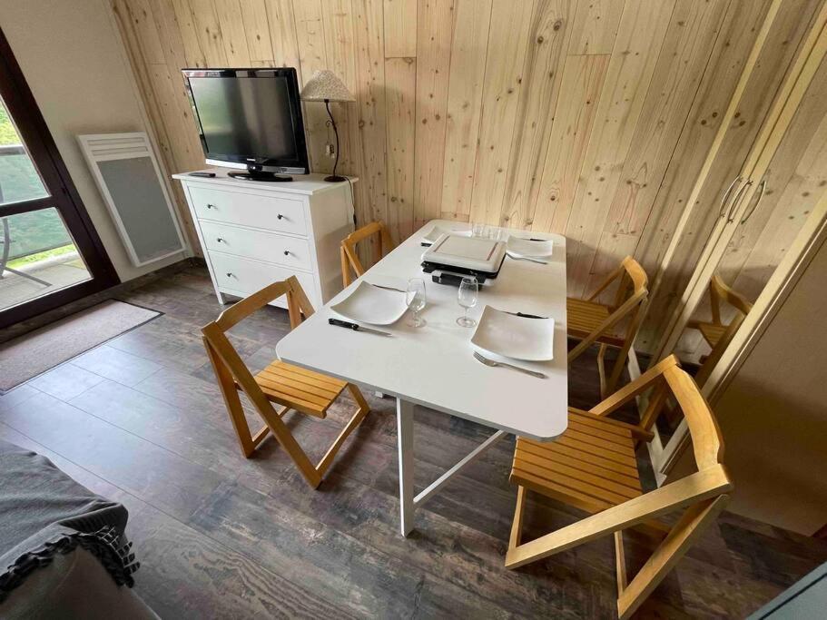 Studio Refait A Neuf Avec Balcon - Famille - Parking Couvert Chamrousse Exterior foto